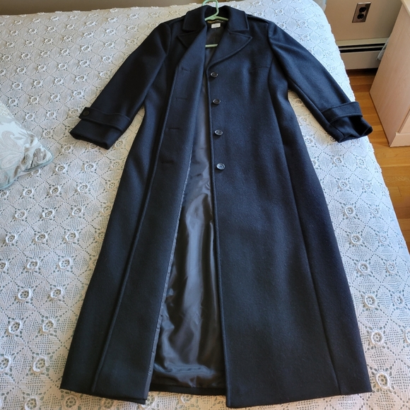 100% Wool Winter Coat | Like New | Petite Size 6 | Black | MetroStyle - Picture 5 of 13